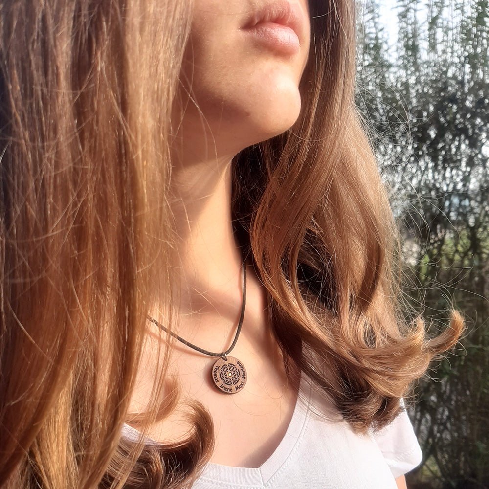 Halskette "Blume des Lebens" personalisiert, Glitzerstein - Nanino Design Onlineshop -