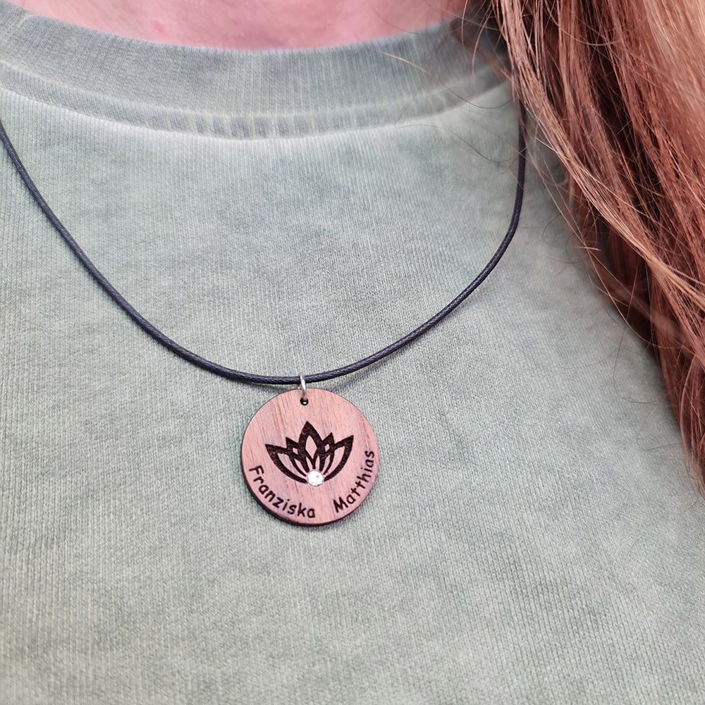 Halskette "Lotusblume" personalisiert, Glitzerstein - Nanino Design Onlineshop -