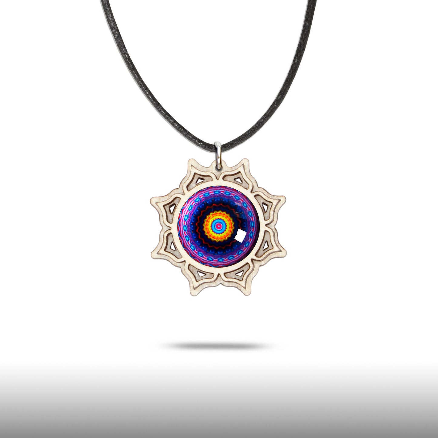 Halskette Mandala "Mond" aus Holz mit Glasstein - Nanino Design Onlineshop -