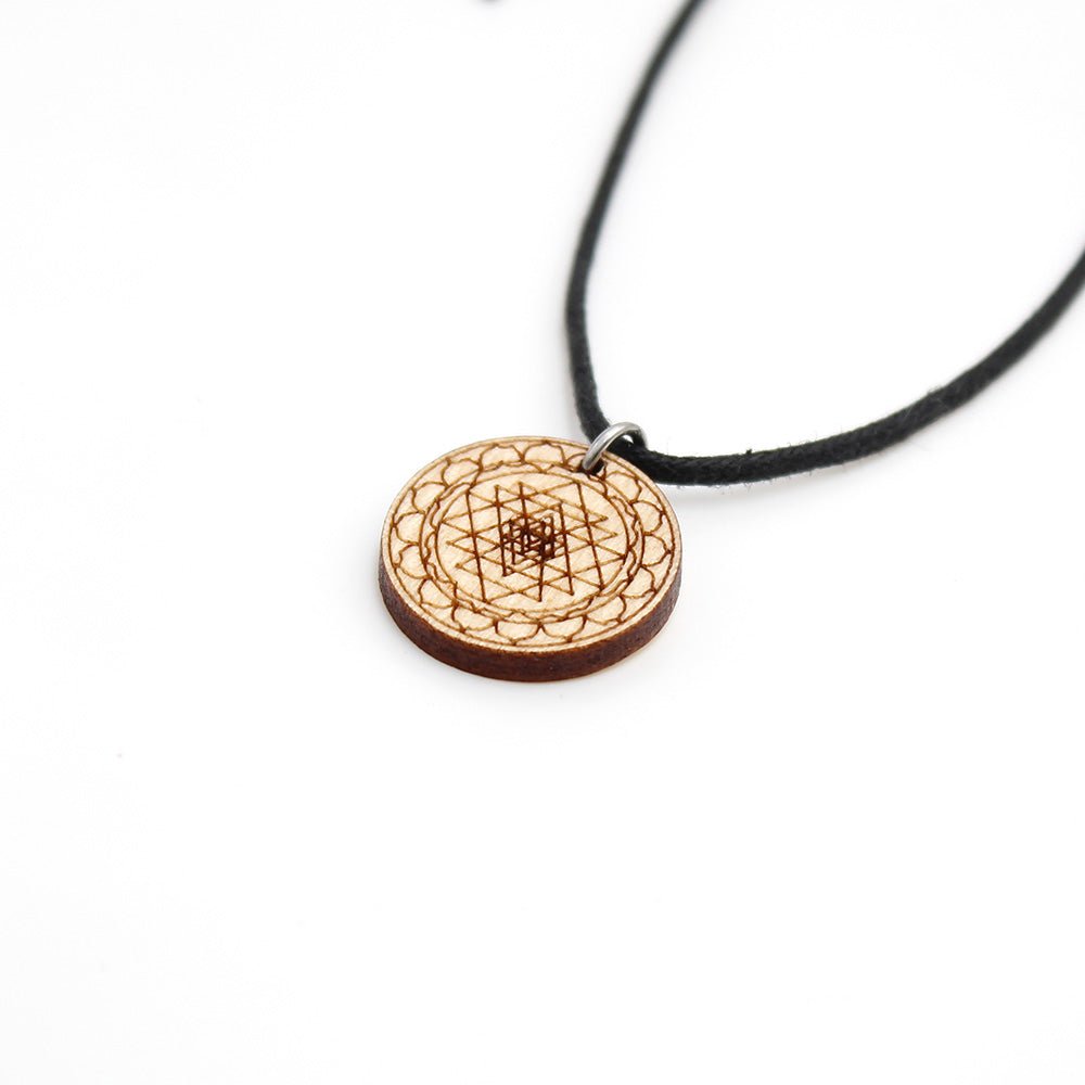 Halskette "Sri Yantra" - Nanino Design Onlineshop -