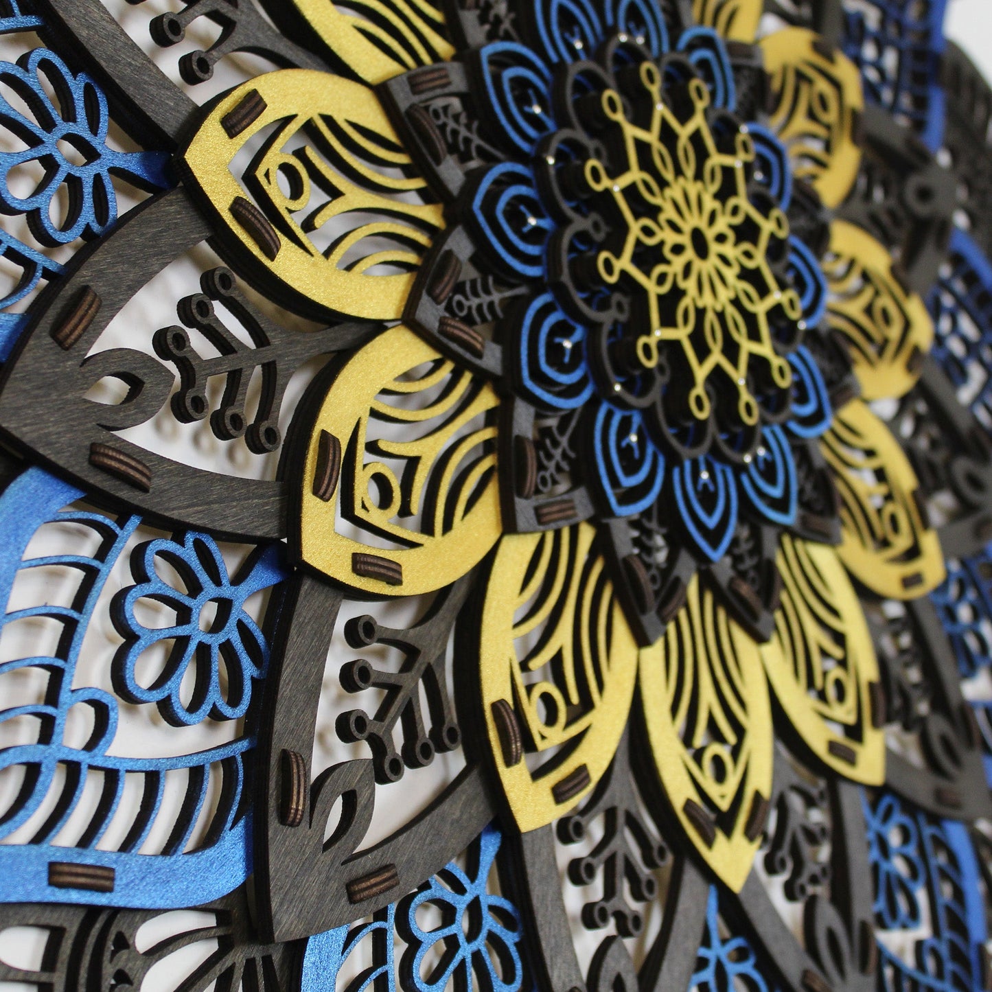 Wandbild Holz "Mandala Blau Gold" 8-lagig, 80cm - Nanino Design Onlineshop -