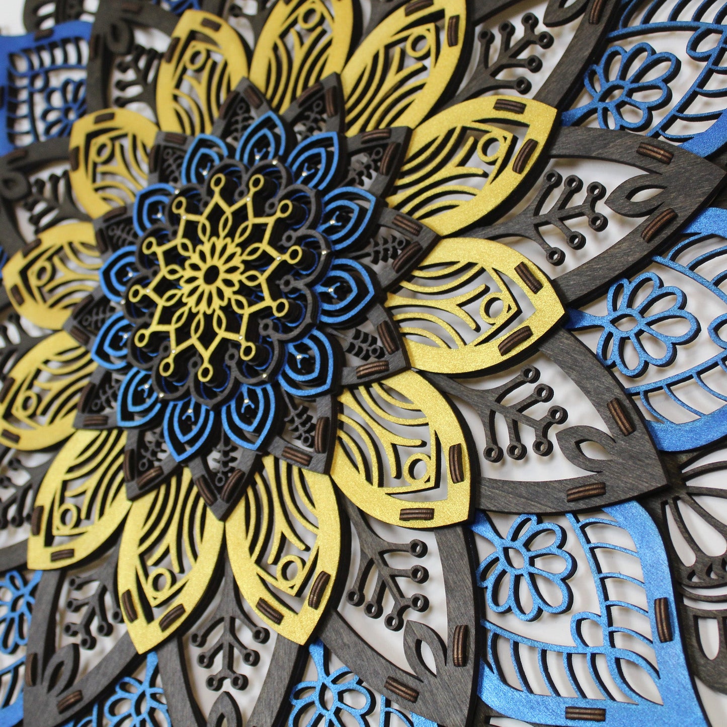 Wandbild Holz "Mandala Blau Gold" 8-lagig, 80cm - Nanino Design Onlineshop -