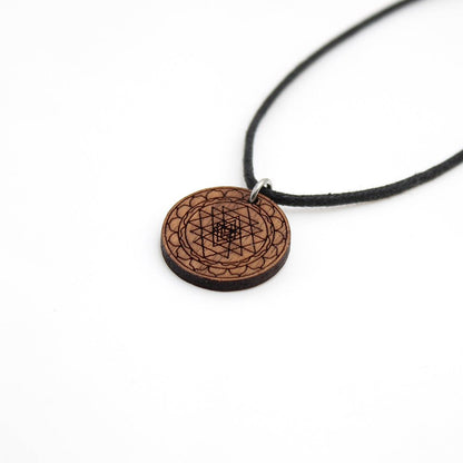 Halskette "Sri Yantra" - Nanino Design Onlineshop -