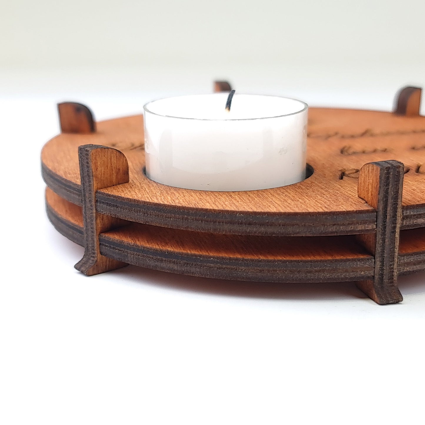 Teelichthalter Spruch "Glücklich", Holz - Nanino Design Onlineshop -