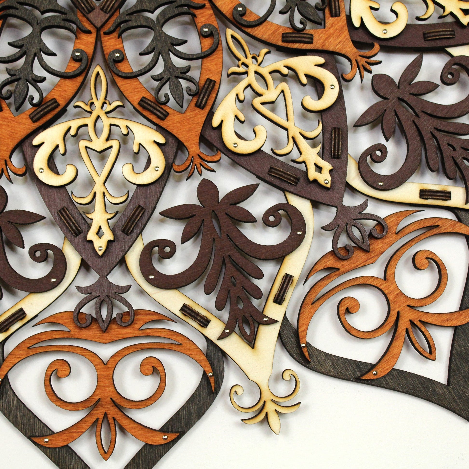 Wandbild Holz "Mandala V2 Naturfarben" 8-lagig, 80cm - Nanino Design Onlineshop -